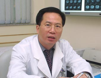 李伟雄