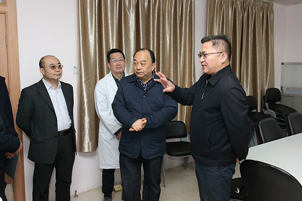 中组部援藏总领队郭强部长调研我院"组团式"医疗援藏工作
