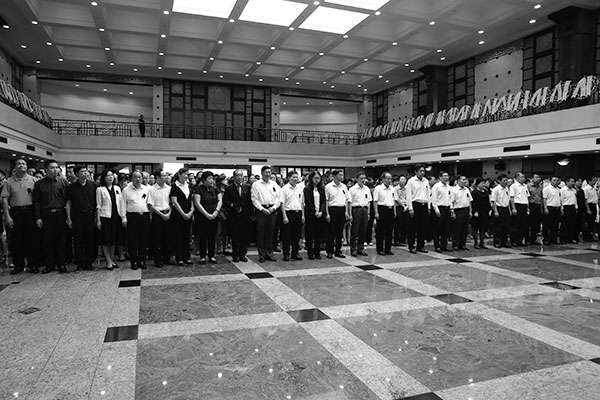 雨泪挥别好医生——陈仲伟主任遗体告别仪式10日举行