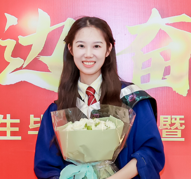 周月.jpg 周月.jpg